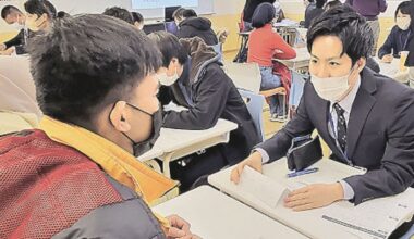 City officials work hard to learn "easy Japanese" to deal with rising foreign residents