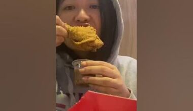 Jollibee crispy fried chicken #jollibee #shortsyoutube #kyochon #coffee l