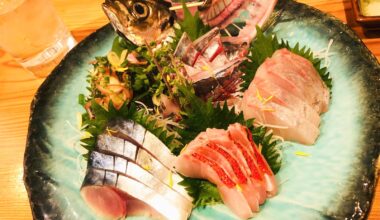 Delicious fresh sashimi we ate in an izakaya in Kamakura 🐟