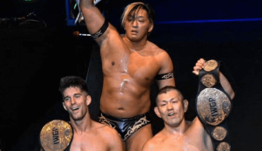 Is Minoru literally completely unable to WEAR a title? On his shoulder or around his waist? I dare someone to find me a picture of such a thing.