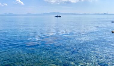 Fishing boat off Sakashima, Aichi.