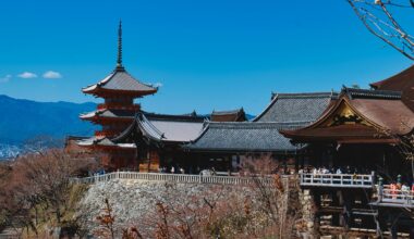 View of the iconic Buddhist temple Kiyomizu-dera in Kyoto [OC]