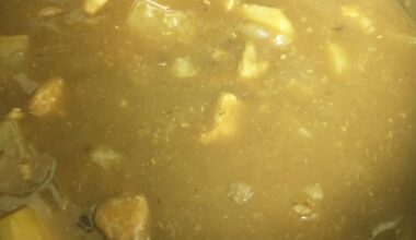 After what other commenters said, I've added a corn starch slurry to my curry and made it thick like gravy. How's that now?