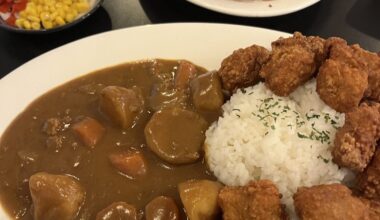 Fried chicken curry, tonkatsu curry, and jumbo cheese curry pan 🍛