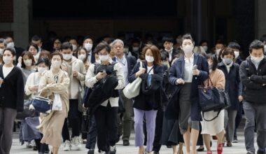COVID mask rules eased in Japan, wearing left up to individual