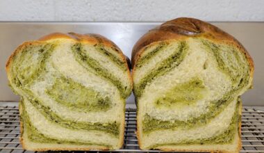 I'm enjoying the slow season at work and was able to make matcha milk bread in my free time!