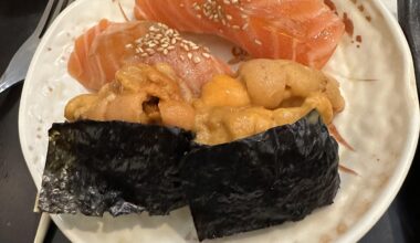 Bad pic, but I tried Uni for the first time. Surprisingly it was not for me. I was expecting to love it but it’s super strong and a really bad taste to me. Maybe I had bad quality? Not sure since the restaurant I went is one of the highest quality sushi places around.