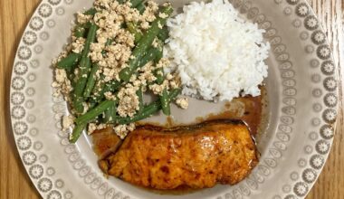 Teriyaki salmon with rice and Shiraae