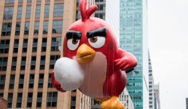 Sega Sammy to buy "Angry Birds" developer Rovio for $775 mil.