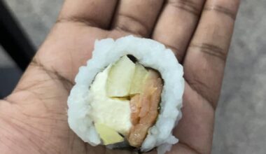 HELP! For my 2nd attempt, I made “overflowing” sushi 🥲