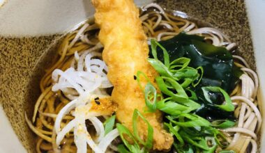 Tenpura soba for lunch at home on a chilly afternoon 😄