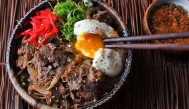 Gyudon (Japanese Simmered Beef and Rice Bowls)