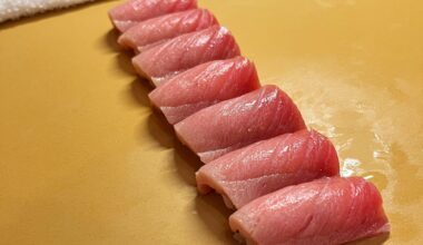 With age otoro sometimes is too fatty, here some chutoro for not too fatty not too lean just rightt