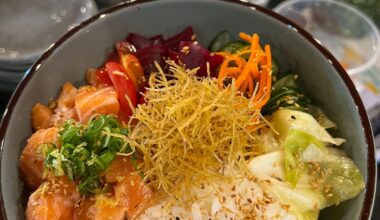 Salmon poke bowl