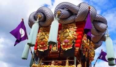 Gold thread embroidery depicting citrus fruits (TAIKODAI FLOAT)