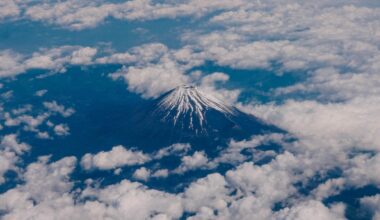 The only luck I've had with spotting Fujisan is from a plane or a train.