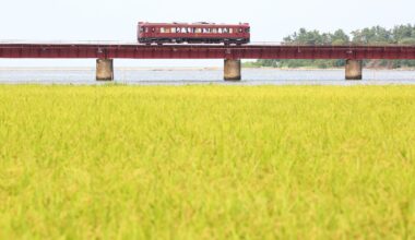 Tango Aka-Matsu train in Yura, Miyazu-shi, Kyoto pref. - photo by Teruhide Tomori