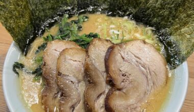 Iekei ramen from Tsuruichiya in Yokohoma