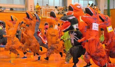 ‘T-Rex races’ becoming a roaring success around Japan