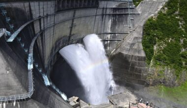 Toyama's Kurobe Dam begins water discharge event, delighting tourists