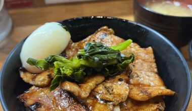 1000 yen butaniku don at Buta-Daigaku Jinbocho