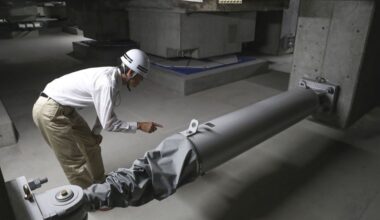 These ginormous seismic dampers protect Japanese skyscrapers from earthquakes