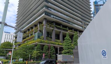 A green skyscraper in Chiyoda, Tokyo