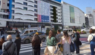 Japan's Sogo & Seibu union mulls rare department store strike over sell-off to US fund - The Mainichi