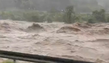 A river in Tottori City, Japan is now overflowing Due to heavy rains today. Evacuation warnings have been issued to more than 237,000 people living in the city as the weather agency warned of “unprecedented” heavy rain in the region.