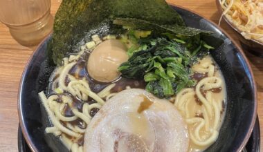 Iekei ramen with mayu from Ichikakuya in Shinjuku