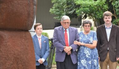 Kin of US pilot who died to save Japanese lives revisit monument after 28 yrs - The Mainichi