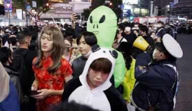 Tokyo's Shibuya mayor says "Don't come" for Halloween