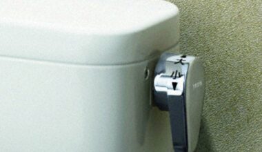 Flush by phone: Japan toilet maker responds to demand for touch-free facilities - The Mainichi