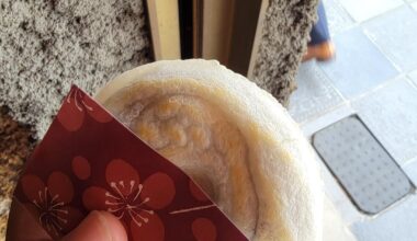 I tried Umegae Mochi and Dazaifu Burger in Dazaifu