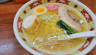 I tried the Hakodate Shio Ramen