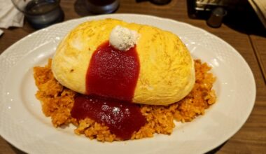 Anyone know how to make this egg for omurice? (2 pics)