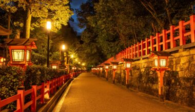 Lamp path behind Yasaka Jinja