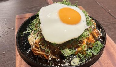 Hiroshima style okonomiyaki from Denkosekka Yokohamaminatomiraiten