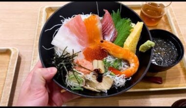 Devouring a Sushi Rice Bowl in a Japanese Seafood Restaurant #japan #sushi #food