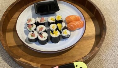 Needed a little mental health boost today so sushi and video games 😋