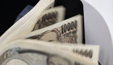 Japan’s Biggest Firms Set for $9.3 Billion Profit Bonanza From Weak Yen