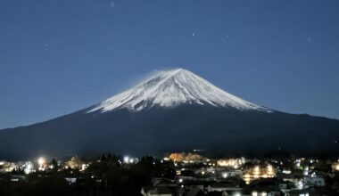 Fuji-san glowing under a full moon (11pm)