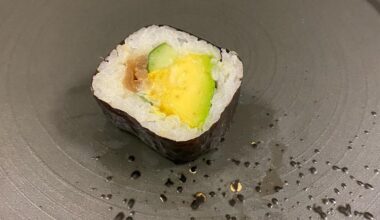 Avocado 🥑 sushi 🍣