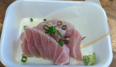 I ate otoro sashimi and salmon roe don at Ameyokocho, Ueno