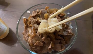 Decided to make gyudon this morning and it really reminds me of Yoshinoya.