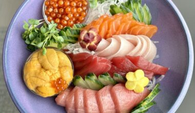 Sashimi plating during the holidays.