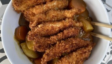 First time making Katsu curry after falling in love with it in Japan a few years ago. I used Vermont Curry. How does it look? Any tips?