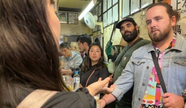 "Snack" bar tours giving tourists a taste of after-dark Japan