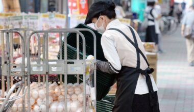 Japanese wages continue to grow slower than inflation, while US and UK wages outstrip inflation