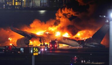 A Passenger of Destroyed JAL Aircraft: JAL Says It Will Pay ¥100,000 for Consolation Money, Another ¥100,000 for Lost Baggage